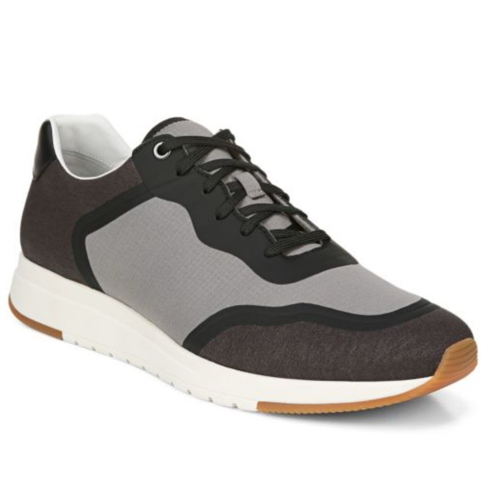 VINCE Patten Water-Repellent Sneakers

Light Material Sneakers